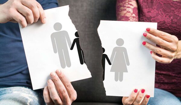 Divorce2 600x350 - چرا طلاق در کشور ما سیر صعودی دارد و چگونه می توان میزان طلاق را کاهش داد؟
