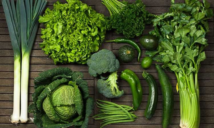 Green leafy vegetables - تغذیه مردان برای بچه‌دار شدن باید از چه اصول و قواعدی پیروی کند؟