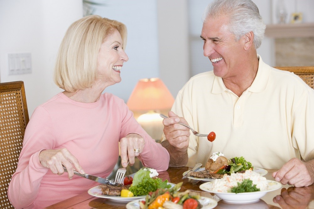 سالمندان 1 - سالمندان با رعایت این نکات تغذیه‌ای، سالم و شاداب خواهند ماند