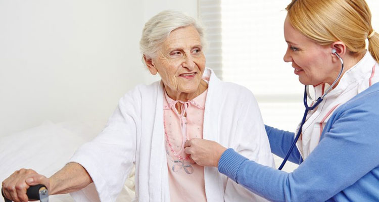سالمندان - با چه روش هایی می توان بیماری های دوران سالمندی را زودهنگام تشخیص داد؟