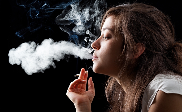 .jpg - مصرف سیگار چه ارتباطی با قند خون و دیابت دارد؟
