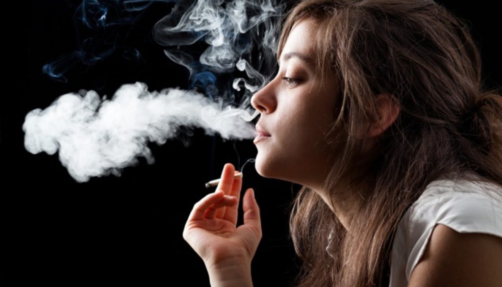 سیگاری - چرا نمی‌توانم سیگار را ترک کنم؟ نگاهی به تجربیات جوانان در استعمال دخانیات