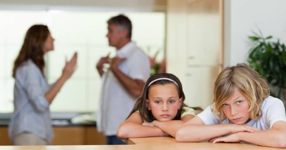 و بچه ها - <strong>می‌خواهید فرزندتان از طلاق شما کمتر آسیب ببیند؟ این اقدامات را انجام دهید</strong>