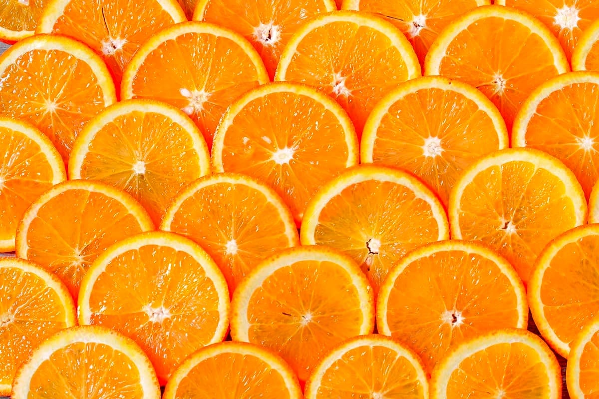 نارنجی - احساساتی که 6 رنگ اصلی القا می‌کنند و روانشناسی رنگ ها در موقعیت‌های مختلف